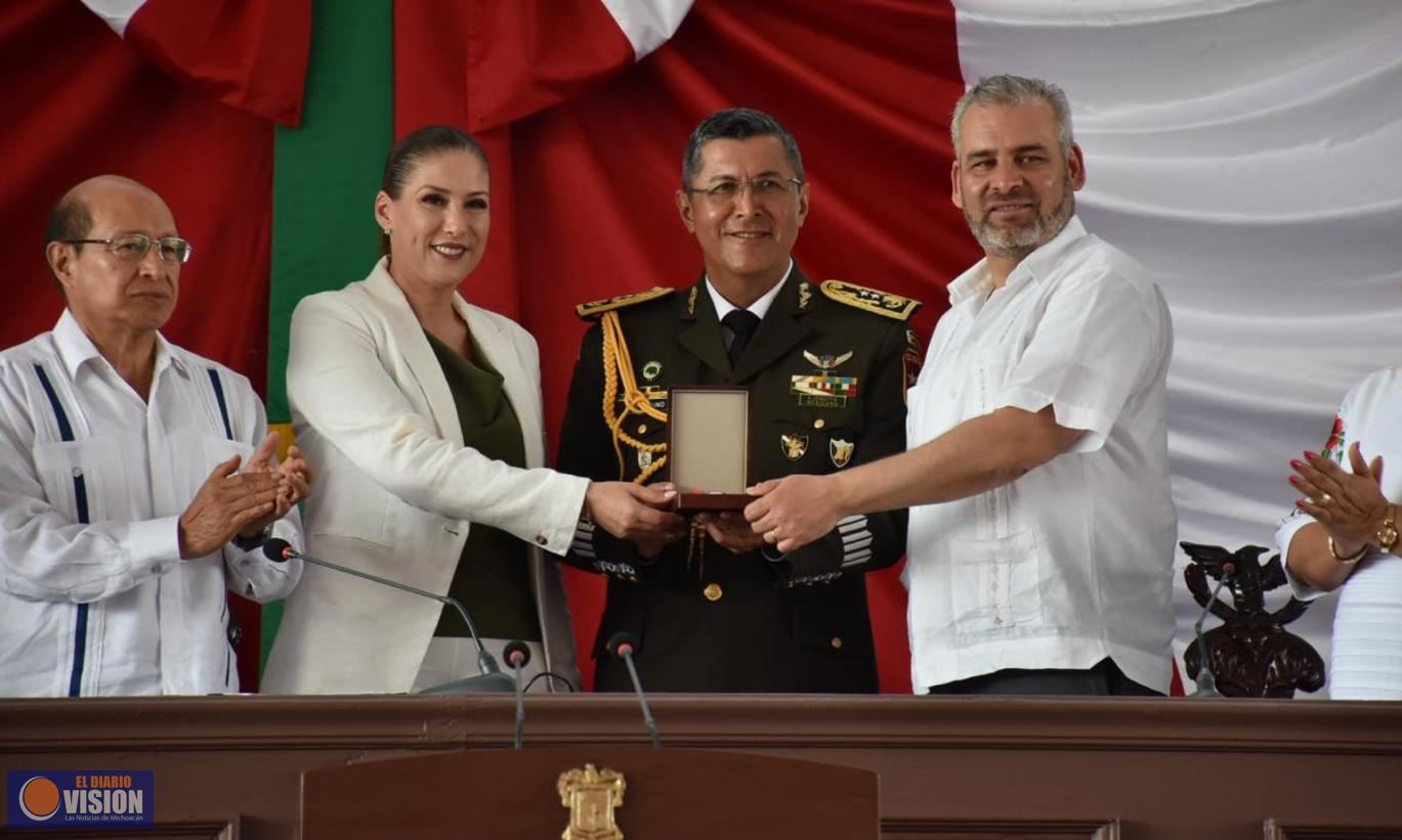 Entrega 75 Legislatura Presea “Constitución de 1814” al Heroico Colegio Militar