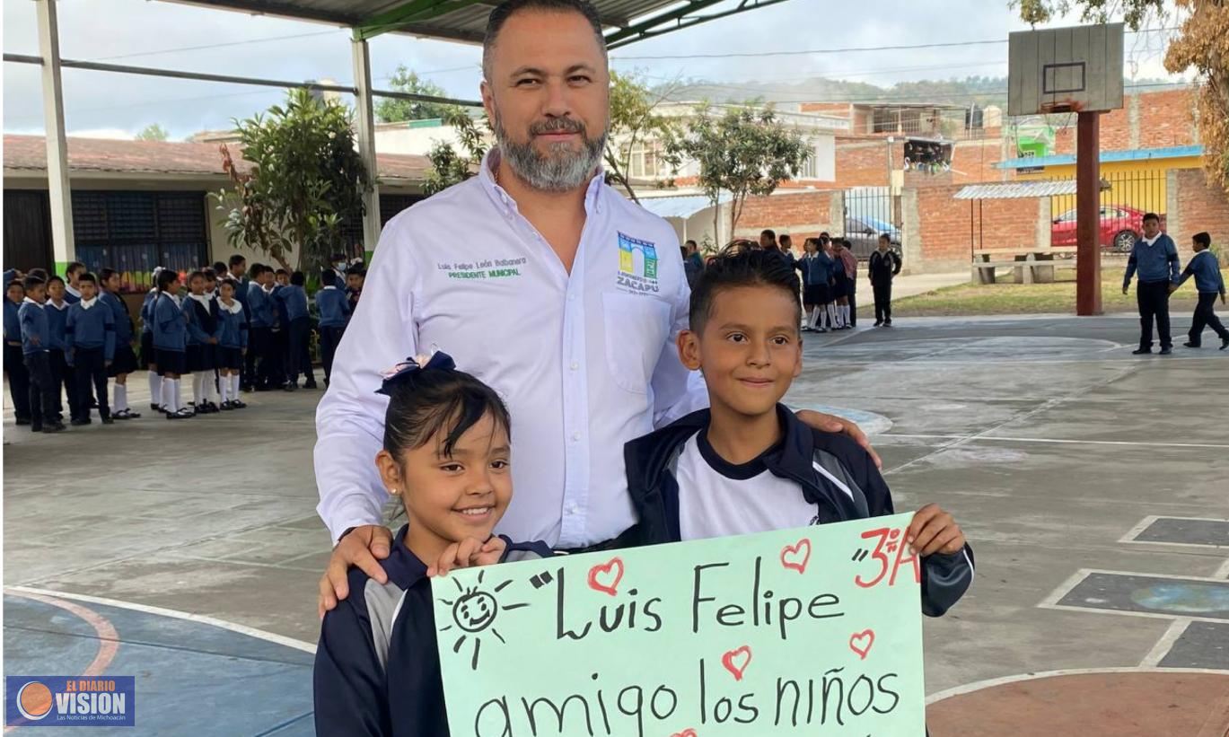 Alcalde de Zacapu entrega podadora y malla ciclónica a Primaria Wenceslao Victoria