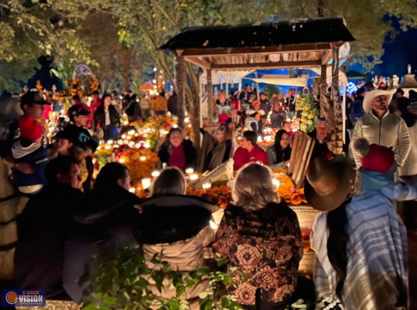 Gran celebración vivió Michoacán en su Noche de Muertos