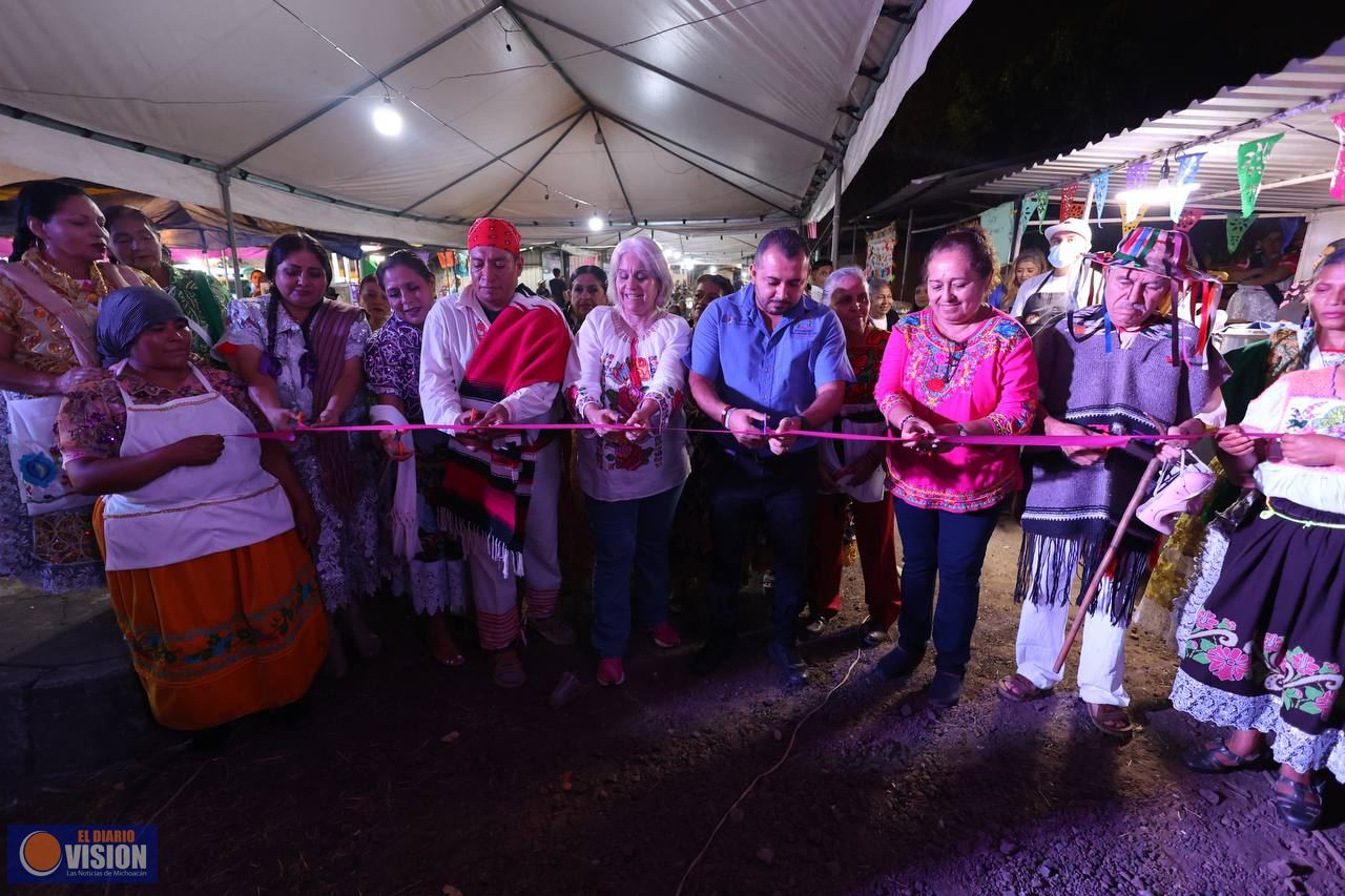 Inaugura Herminio Loya 15° Festival del Atole 