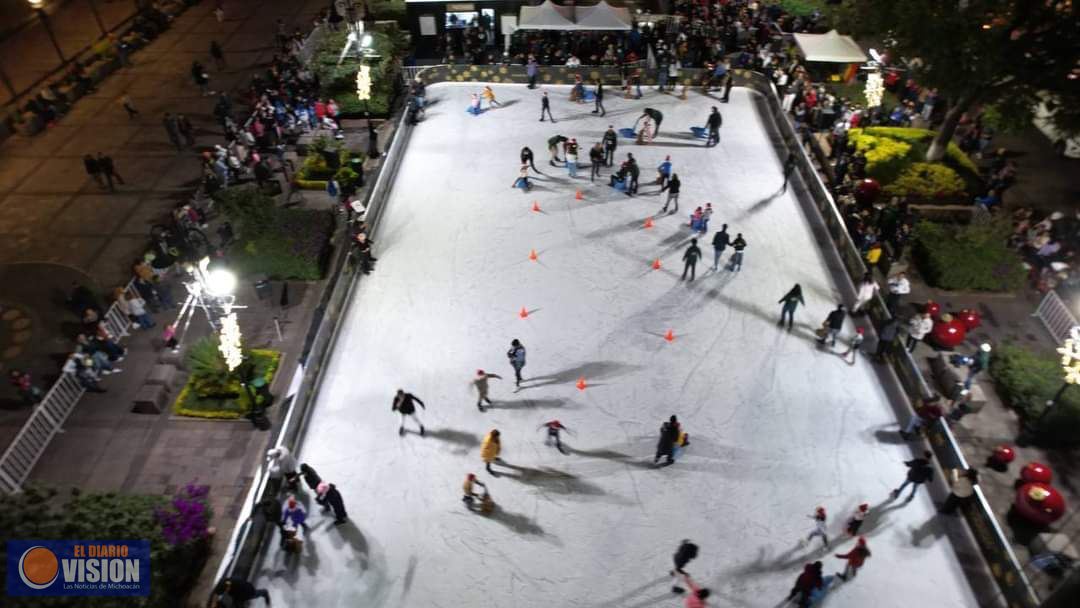 Disfruta de la pista de hielo en el Centro Histórico de Morelia