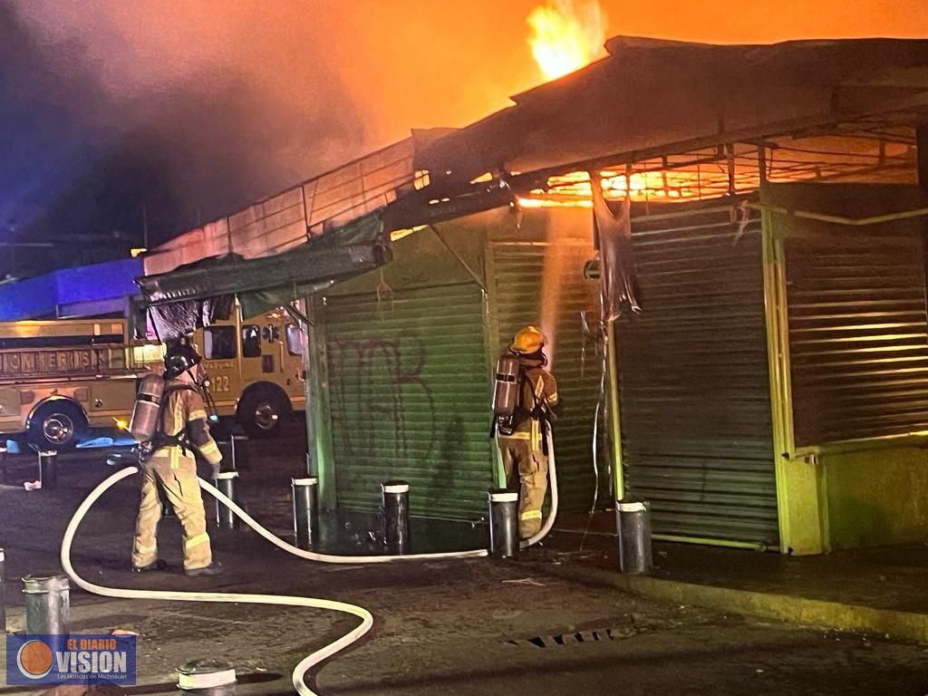 Atiende PC Estatal incendio en el mercado de San Juan