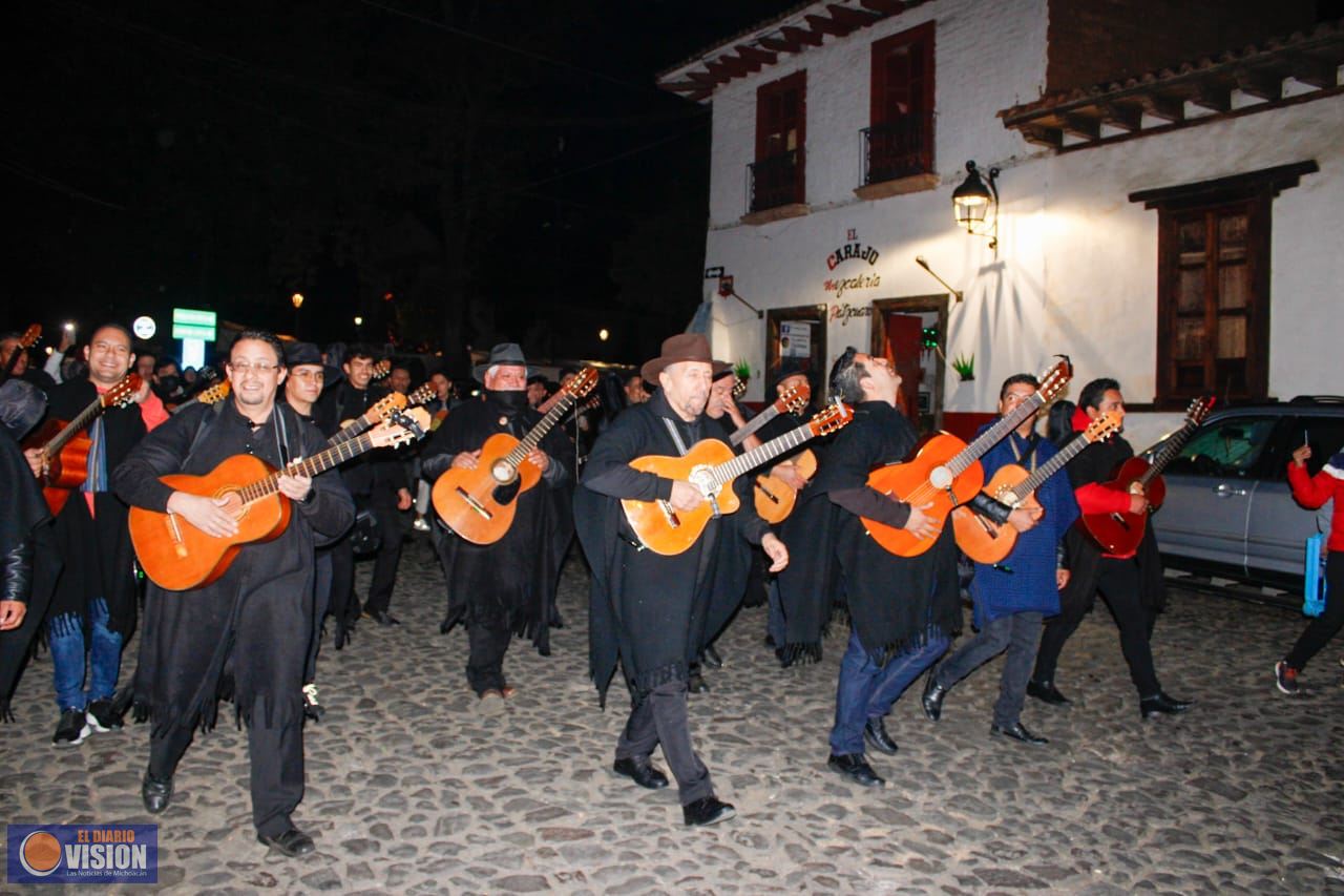 Celebran en grande  el  38 Aniversario de la Rondalla Pátzcuarense