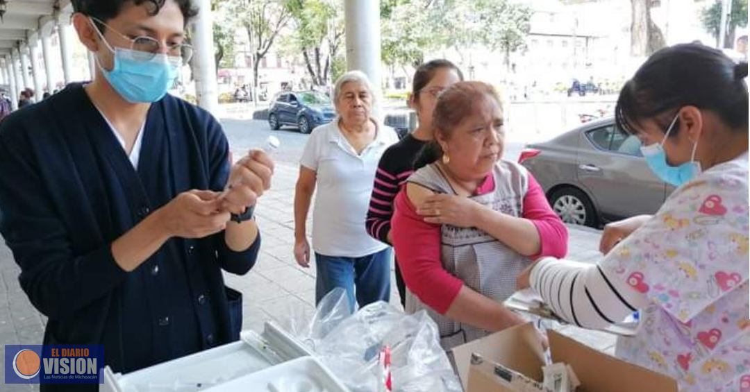 SSM vacuna contra la influenza en  el Centro de Uruapan