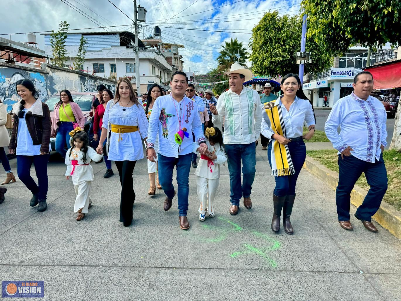 Llama Araceli Saucedo Reyes a preservar cultura y tradiciones en San Juan Parangaricutiro