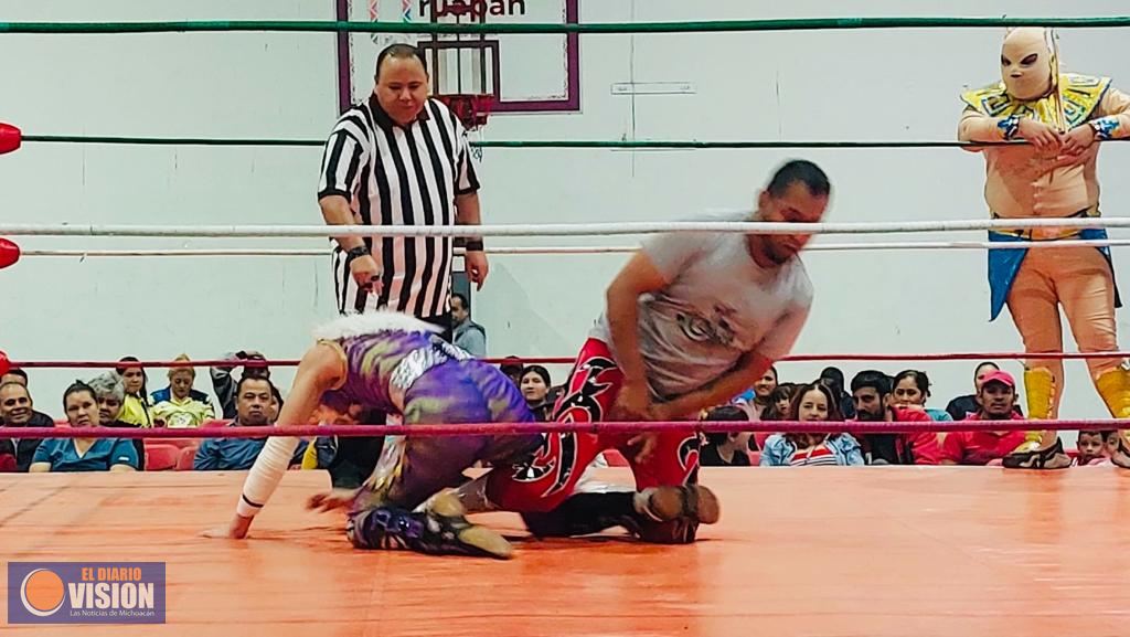 Así se vivió la gran función de lucha libre en la Unidad Deportiva 