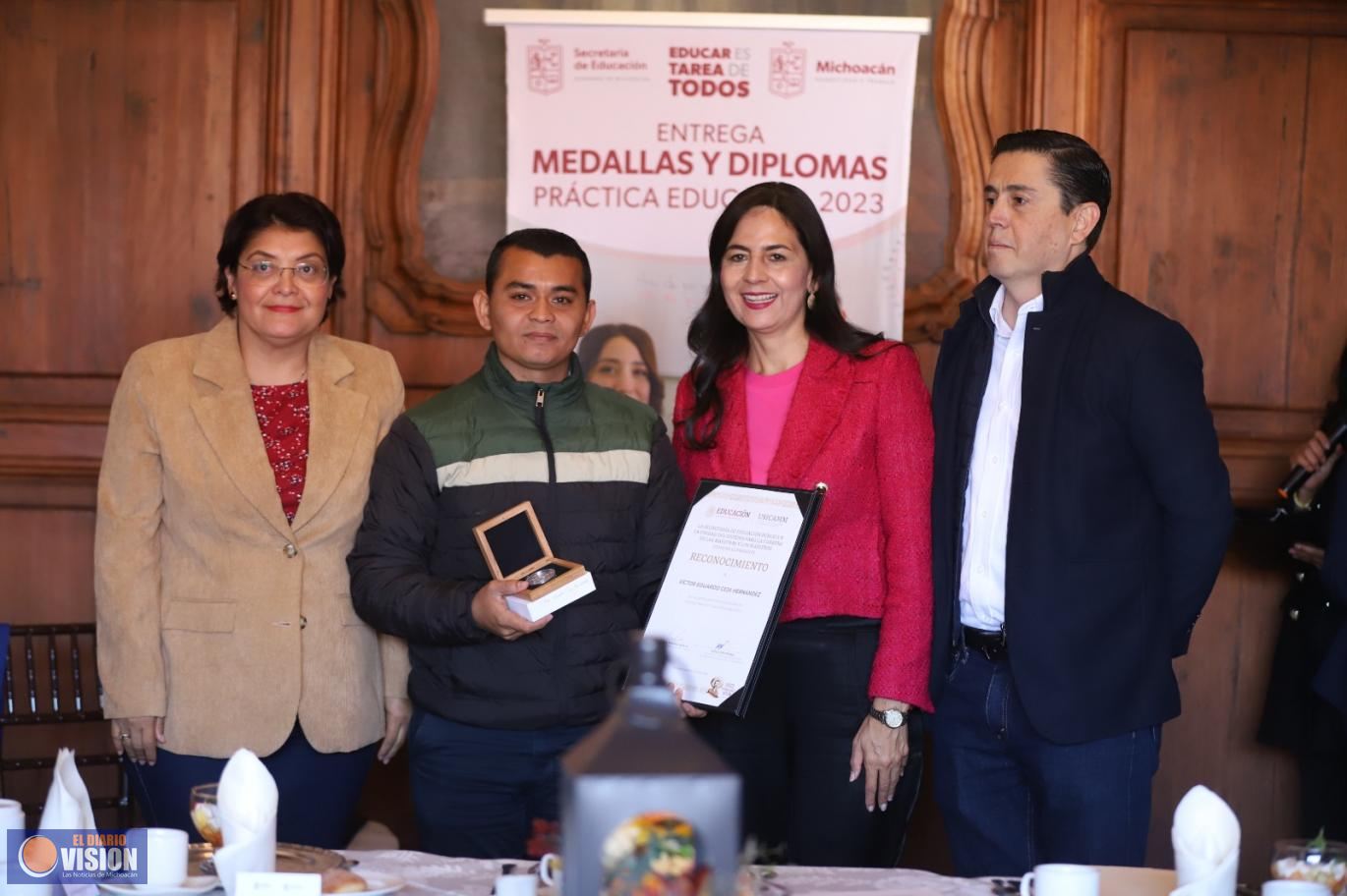 Ganador a la Práctica Educativa apuesta a sesiones con estudiantes y padres y madres de familia