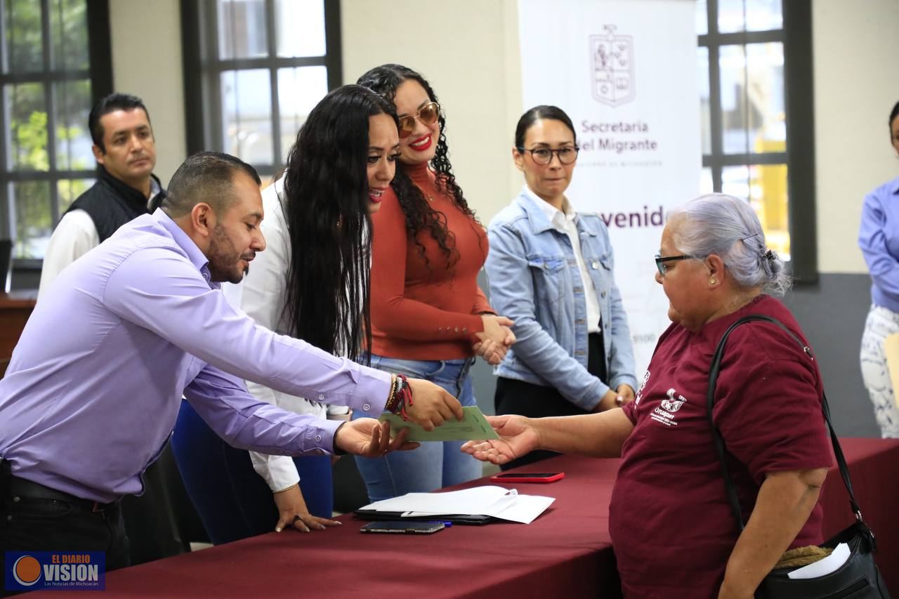 Gobiernos de Nacho Campos y estatal logran que 22 familias se reencuentren 