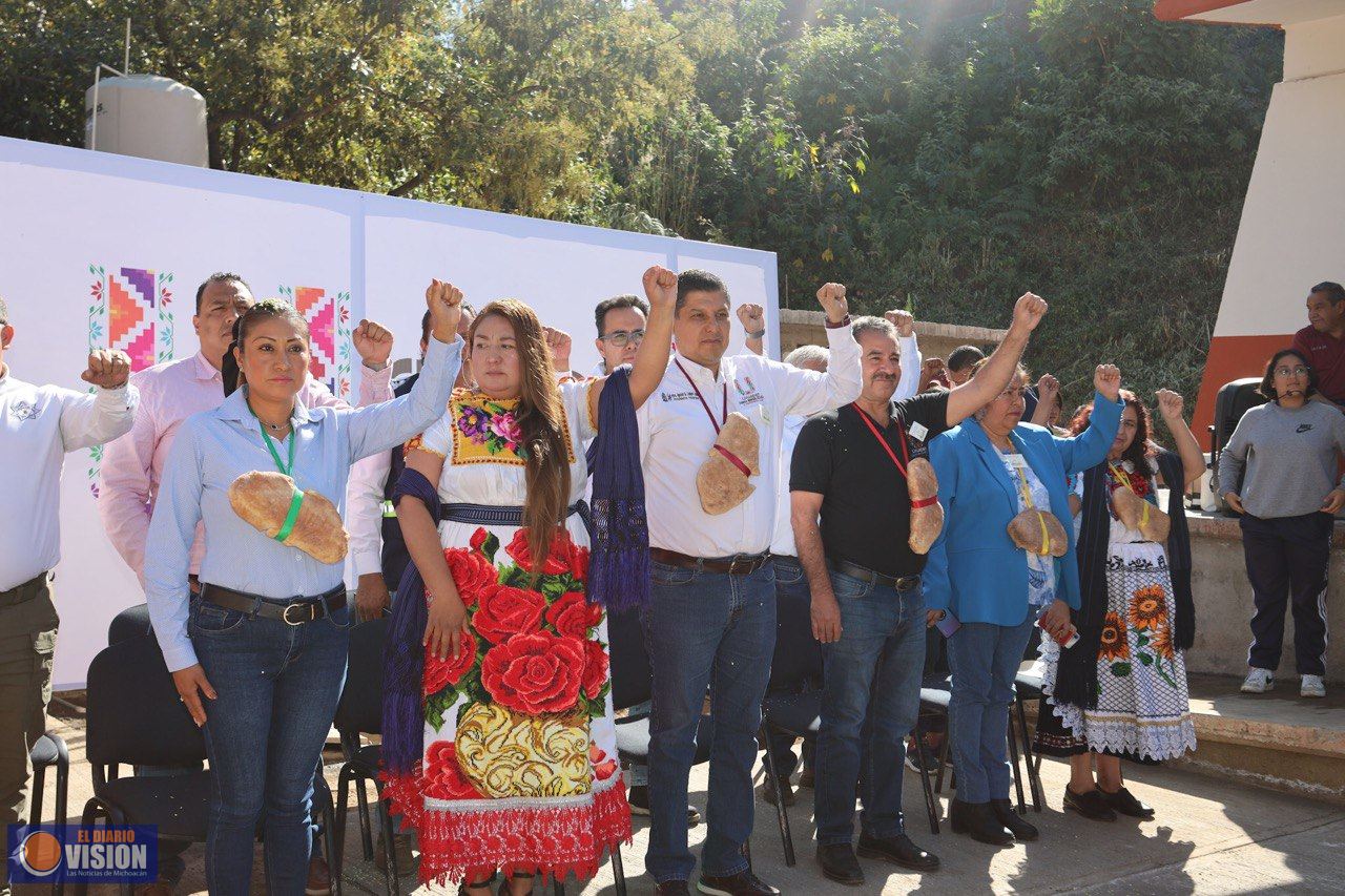 Nacho Campos entregó tres obras en el Centro de Educación Inicial Indígena