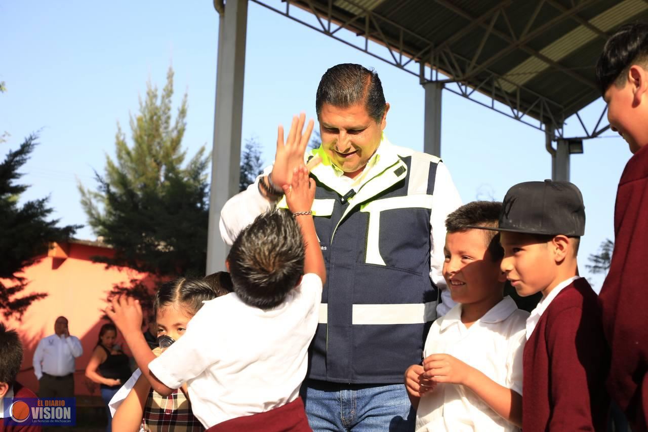 Inversión histórica en educación durante la administración de Nacho Campos