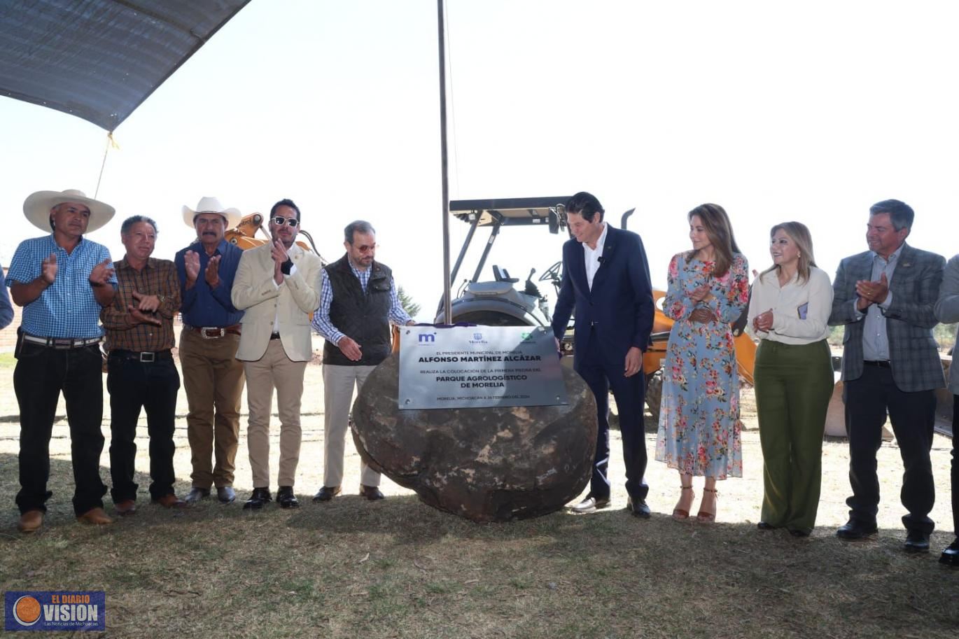 Alfonso Martínez coloca la primera piedra del Parque Agrologístico de Morelia