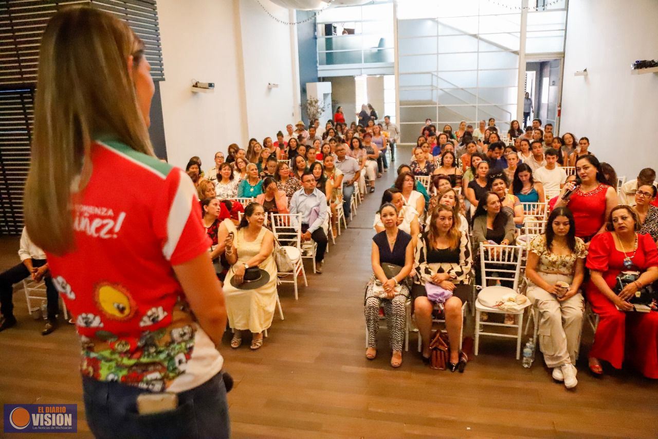 Acompañaremos a Escuelas para que Ningún Niño Quede Sin Apoyo Educativo: Daniela De Los Santos