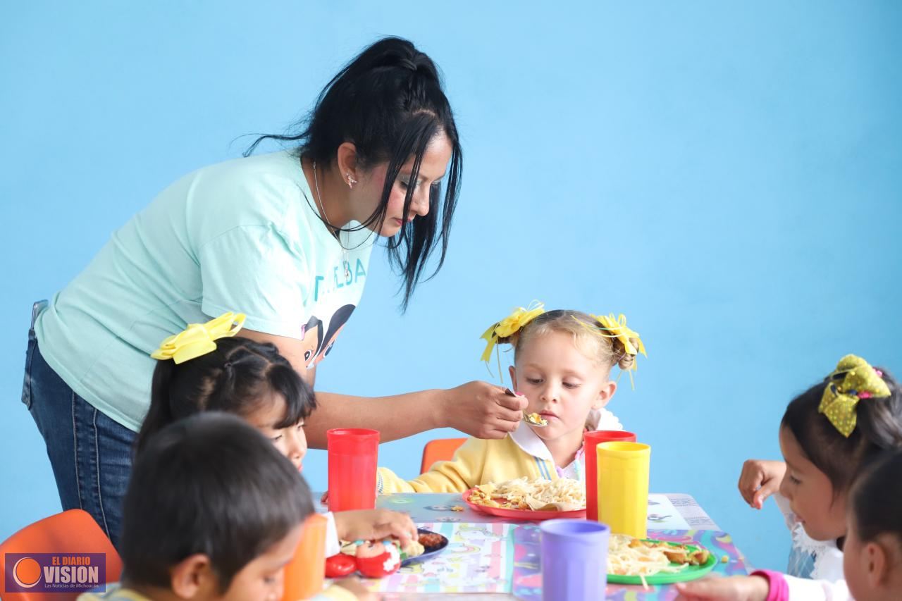 Sigue estas recomendaciones de la SEE para mantener a niñas y niños hidratados