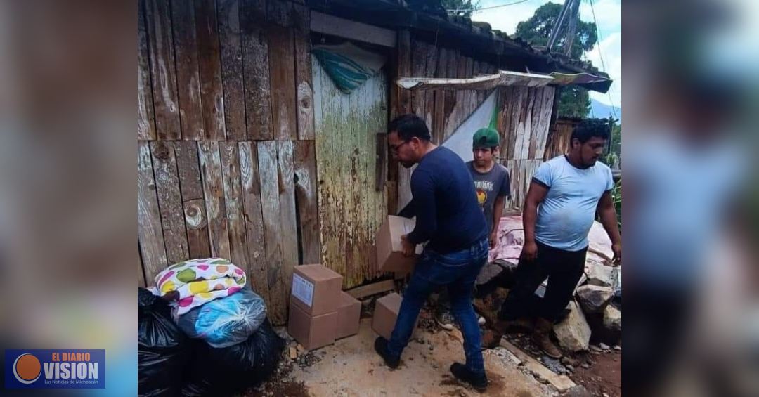 DIF Pátzcuaro, entrega apoyos a personas de bajos recursos 