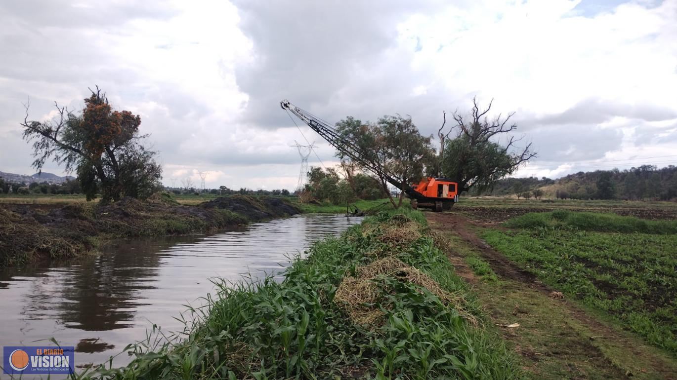 Inicia OOAPAS trabajos de limpieza en el dren Itzícuaros