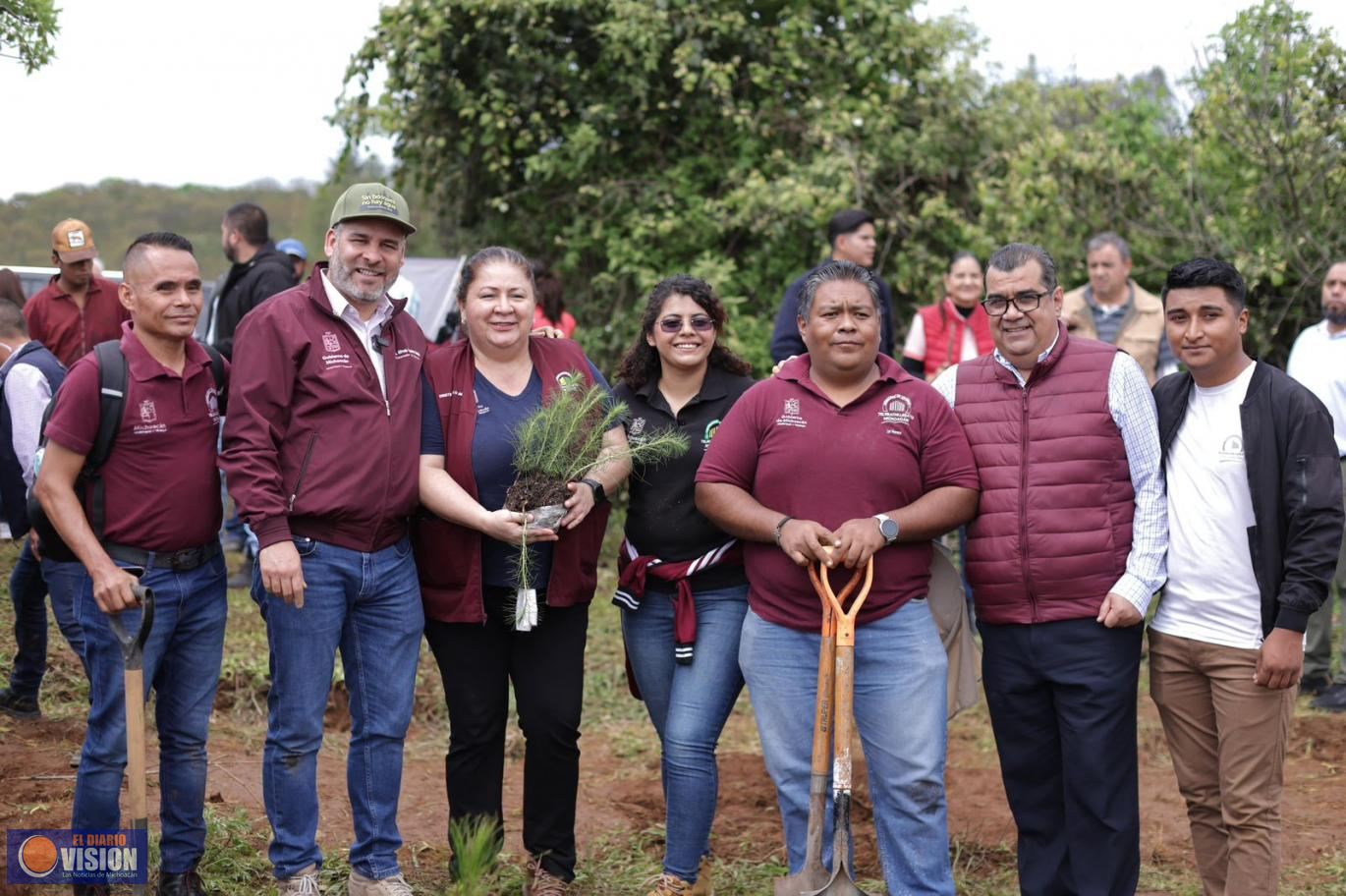 Bedolla arranca reforestación de un millón y medio de árboles en la cuenca del lago de Pátzcuaro