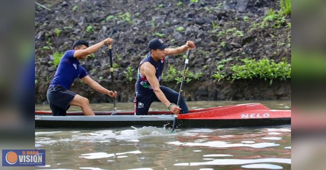 Participación comunitaria, clave en recuperación del lago de Pátzcuaro: Alejandro Méndez