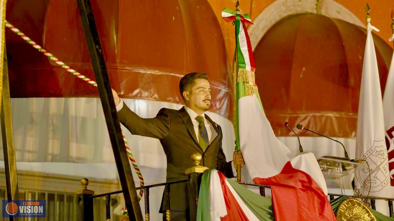 Ceremonias del Grito de Independencia, en alegría y calma en Michoacán