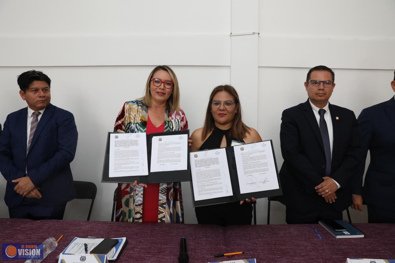 UMSNH refrenda su vocación humanista; la rectora Yarabí Ávila firma convenio con AMPSICOAC