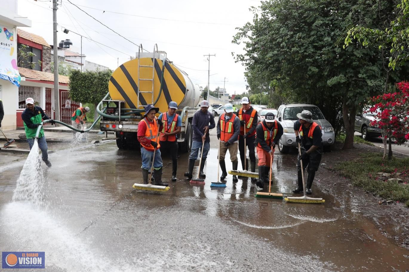 Gobierno de Morelia realiza limpieza integral en colonias afectadas por desfogue de Conagua