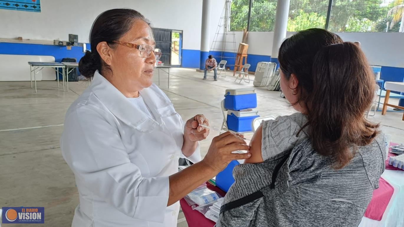 Gobierno de Michoacán acerca servicios de salud y bienestar a El Coire y Faro de Bucerías