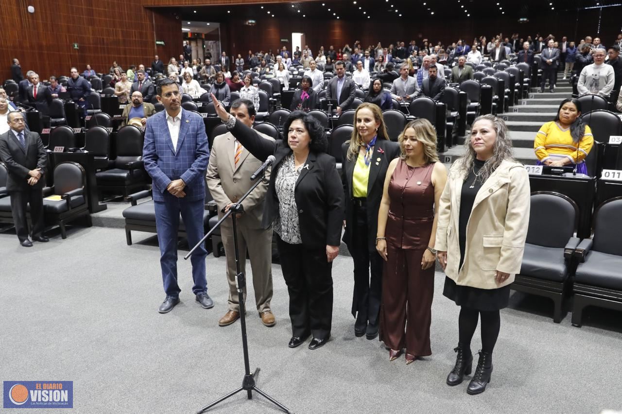 Rinde protesta como diputada federal María Guadalupe Morales Rubio