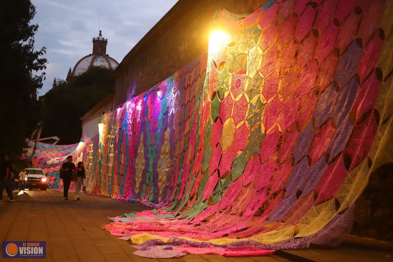 Cielo Tejido ilumina el Andador Nigromante en honor a los bebés que partieron de forma inesperada