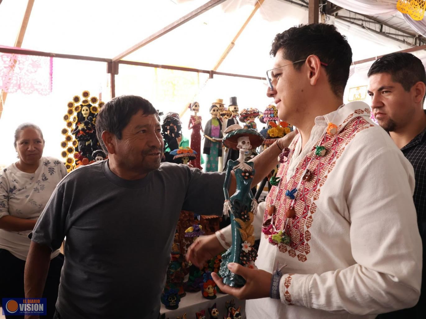 Arranca en Pátzcuaro el Tianguis Artesanal de Noche de Muertos