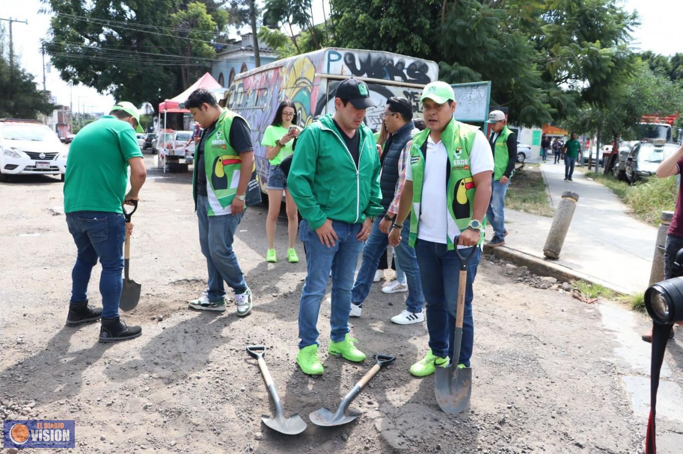 PVEM arranca acciones de bacheo en Morelia.