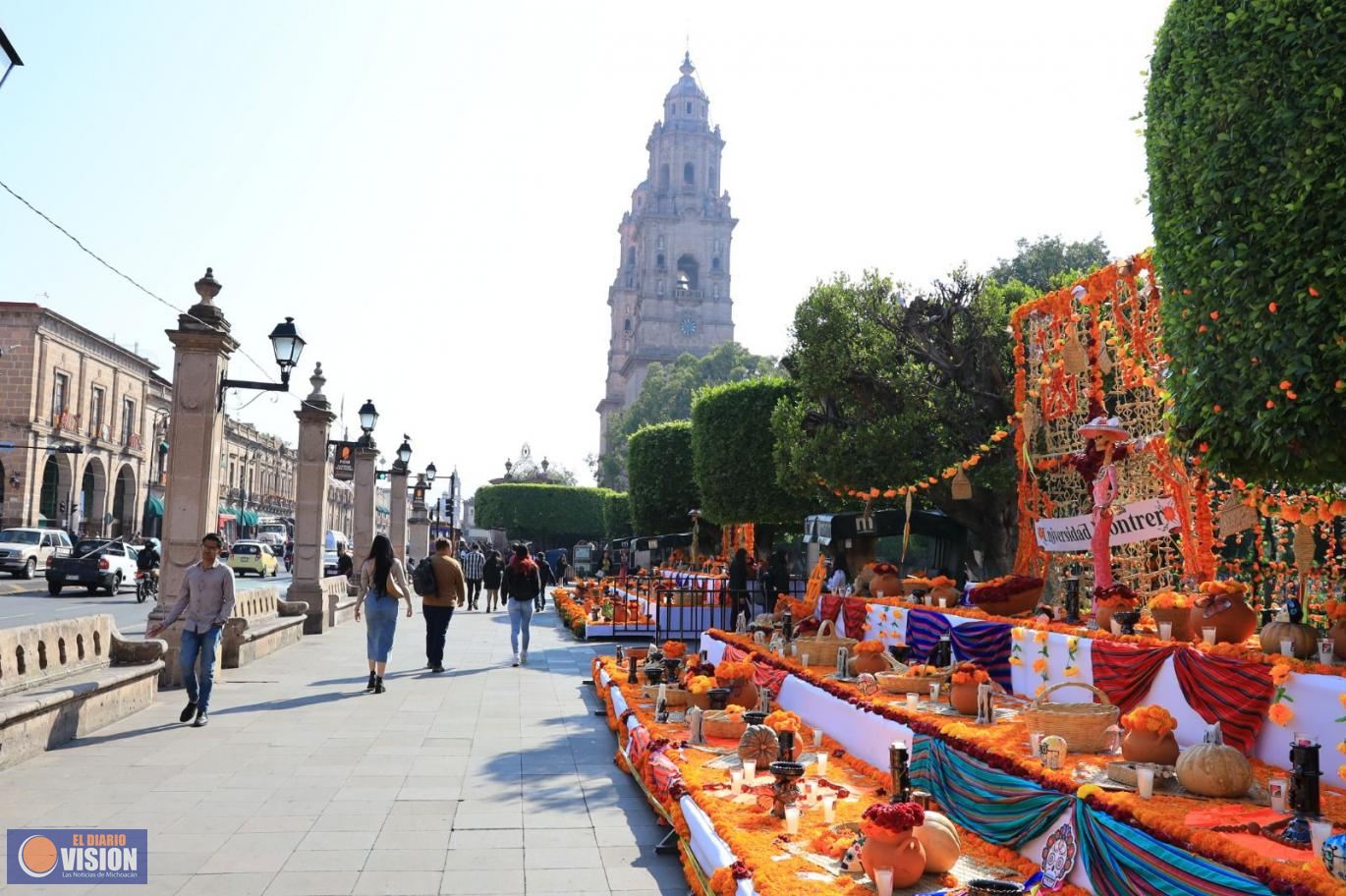 Turistas nacionales y extranjeros  muestran sorpresa y satisfacción con Morelia y sus tradiciones