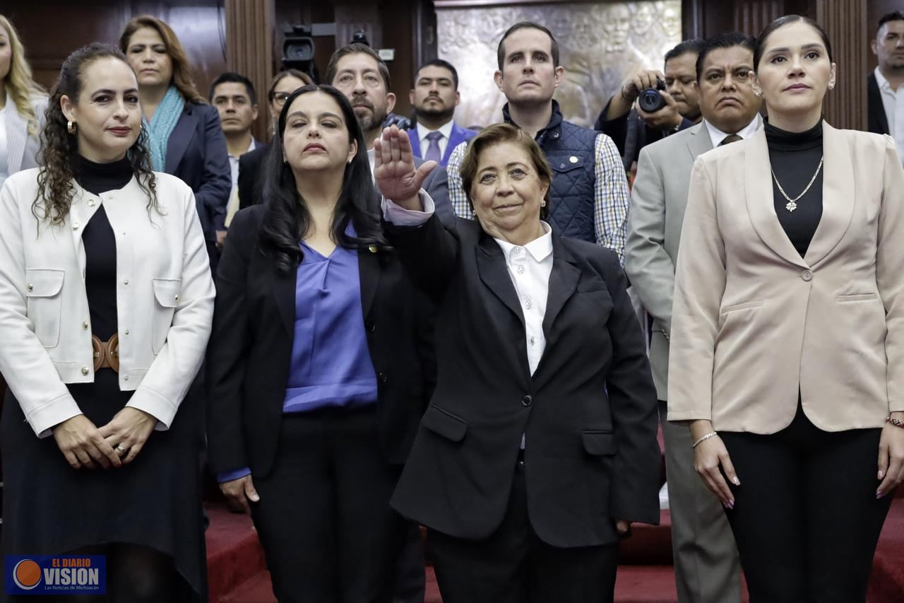 Congreso del Estado toma protesta a Presidenta Municipal Sustituta de Cotija