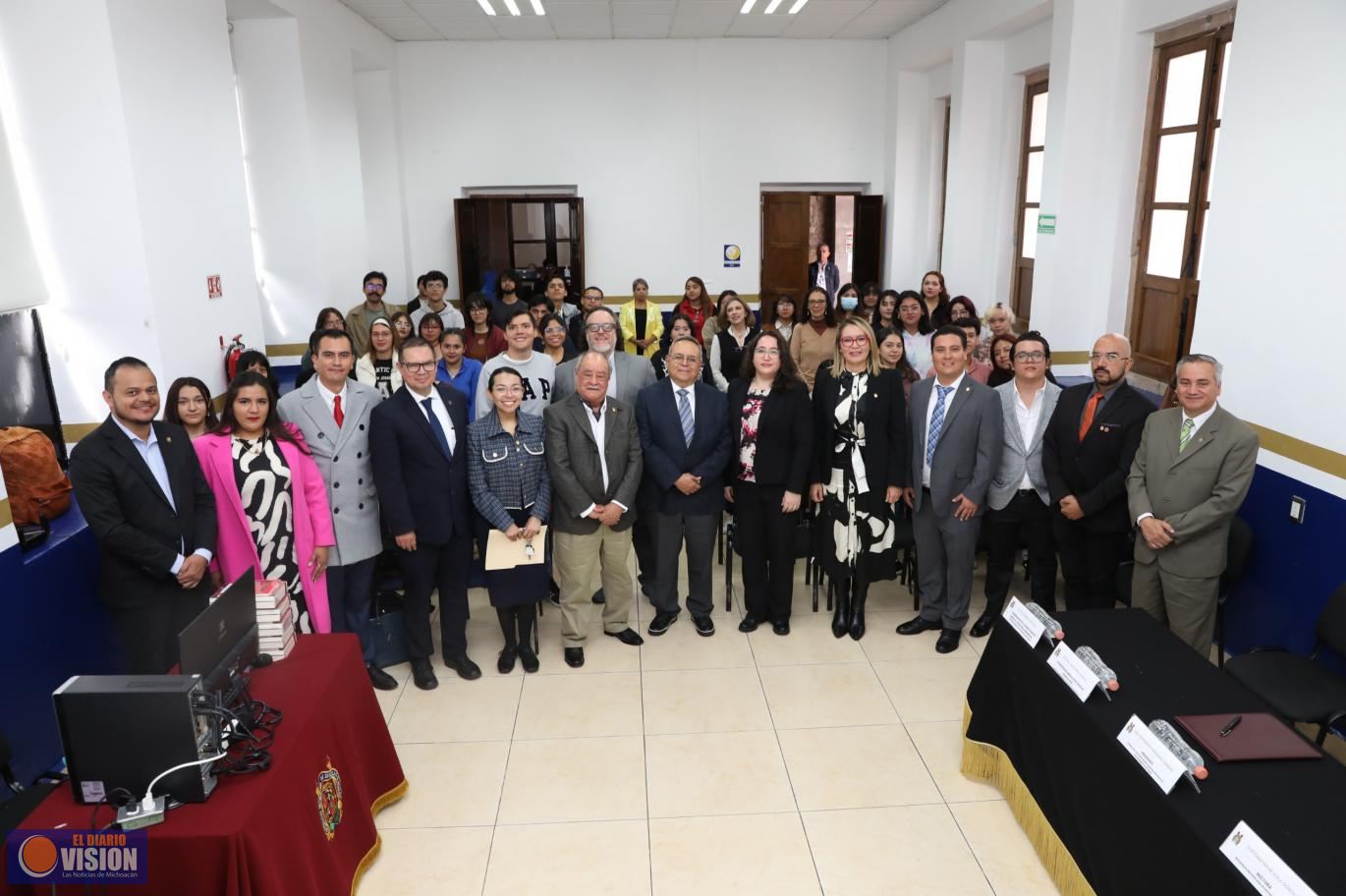 Licenciatura en Lengua y Literaturas Hispánicas reafirma calidad educativa al obtener reacreditación