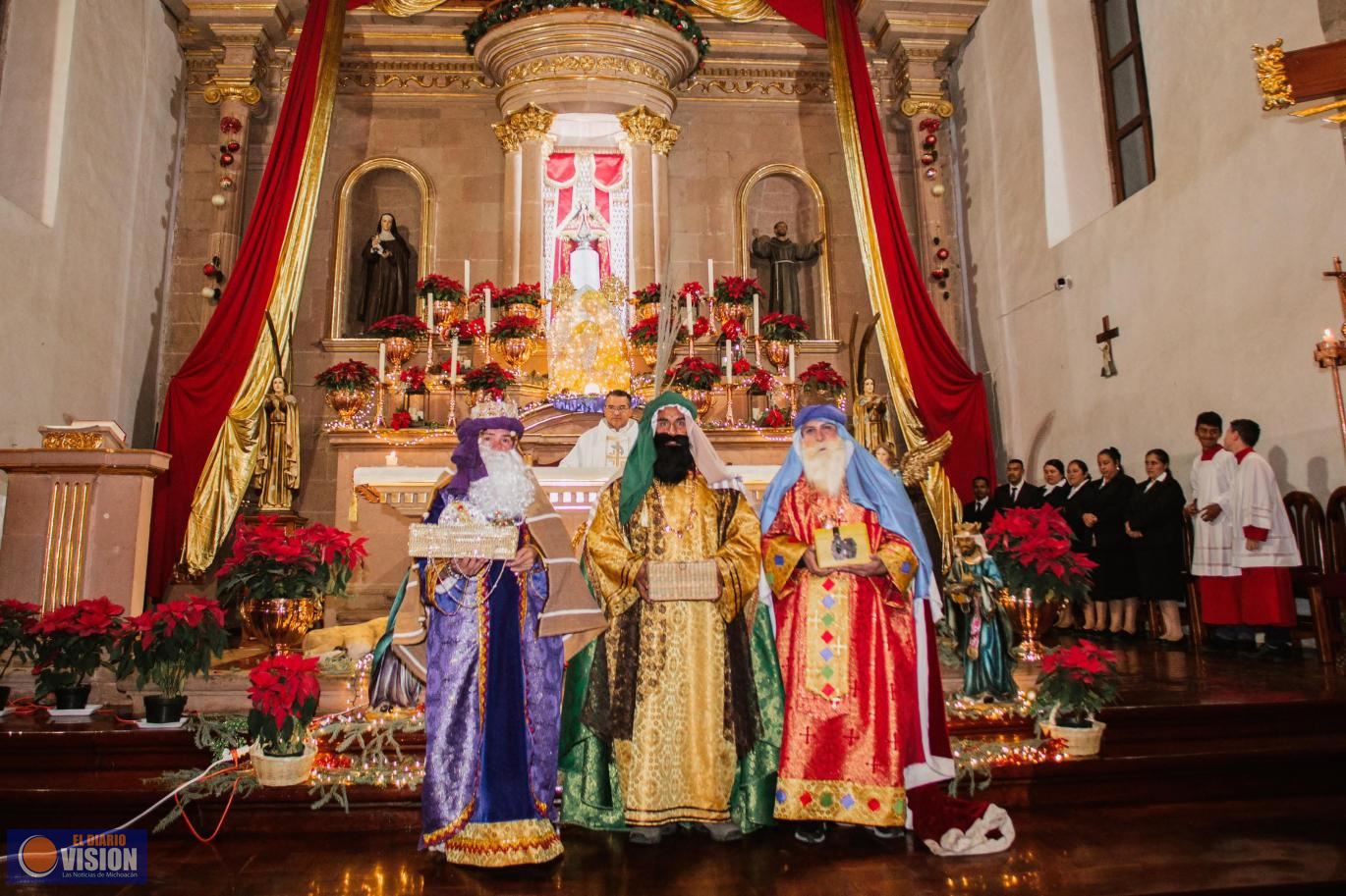 Mágica Cabalgata de los Reyes Magos ilumina Santa Clara del Cobre