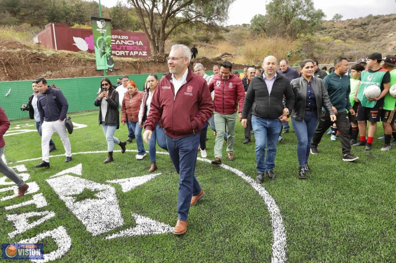 Para la prevención del delito, inaugura Bedolla cancha en Tarímbaro