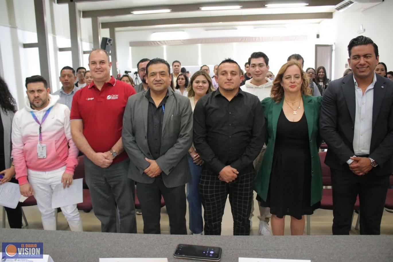 CEDH Michoacán acerca servicios de salud a personas sordas