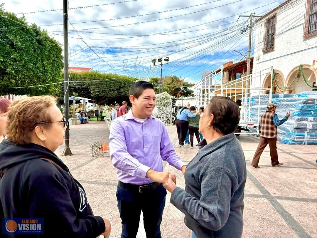 Ayuntamiento de Churintzio, entregó colchones, tinacos y lámina galvanizada a la ciudadanía