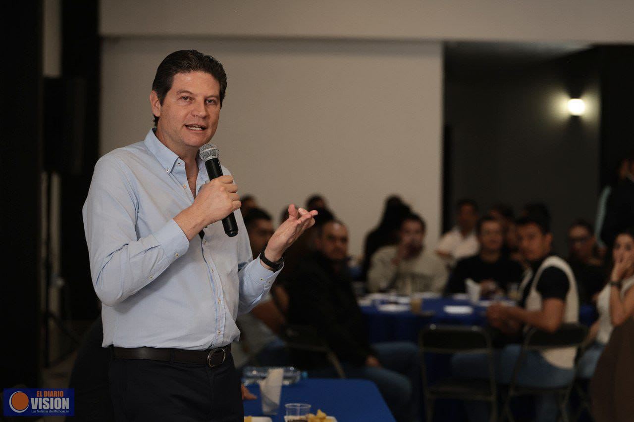 Expone Alfonso Martínez atractivos turísticos de Morelia en Sahuayo