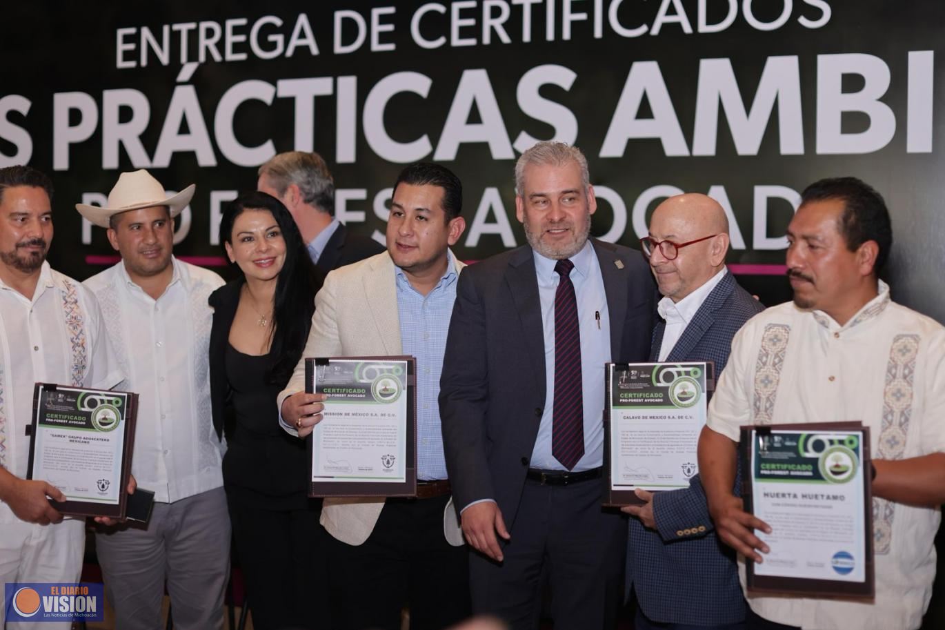 Bedolla entrega certificados ProForest Avocado a empacadoras de aguacate