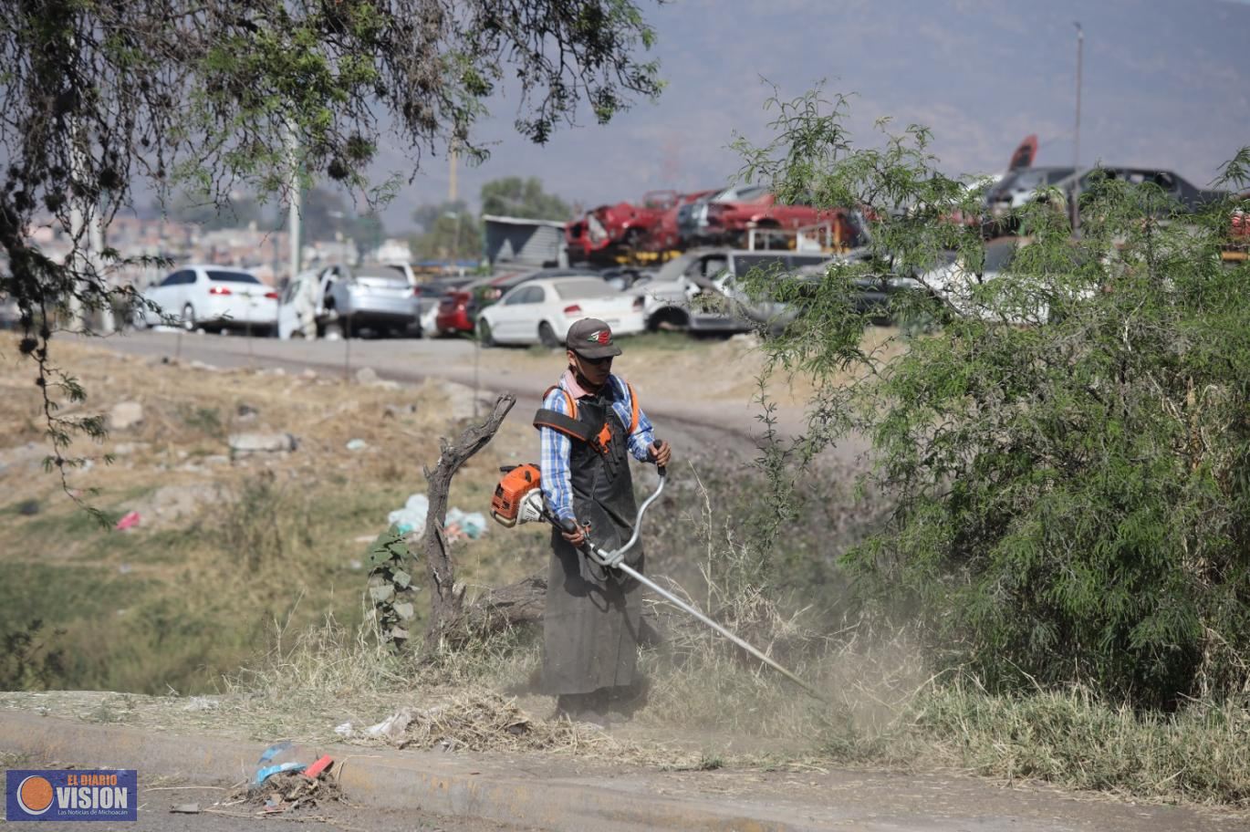 Gobierno de Morelia atiende con limpieza integral la Avenida Miguel Hidalgo y Oriente 6