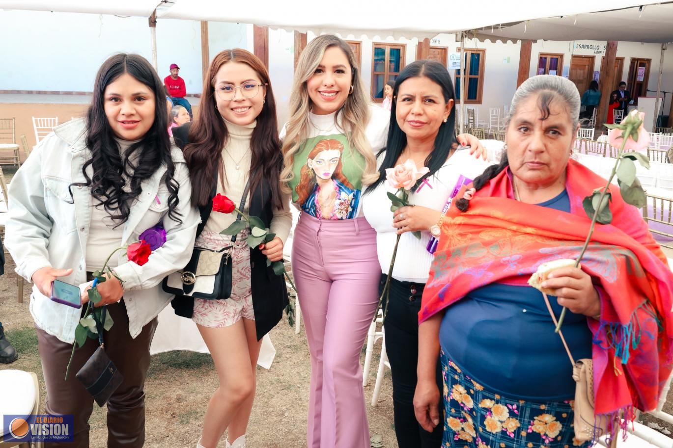 Más de 300 Mujeres Celebran su  Empoderamiento en Evento 