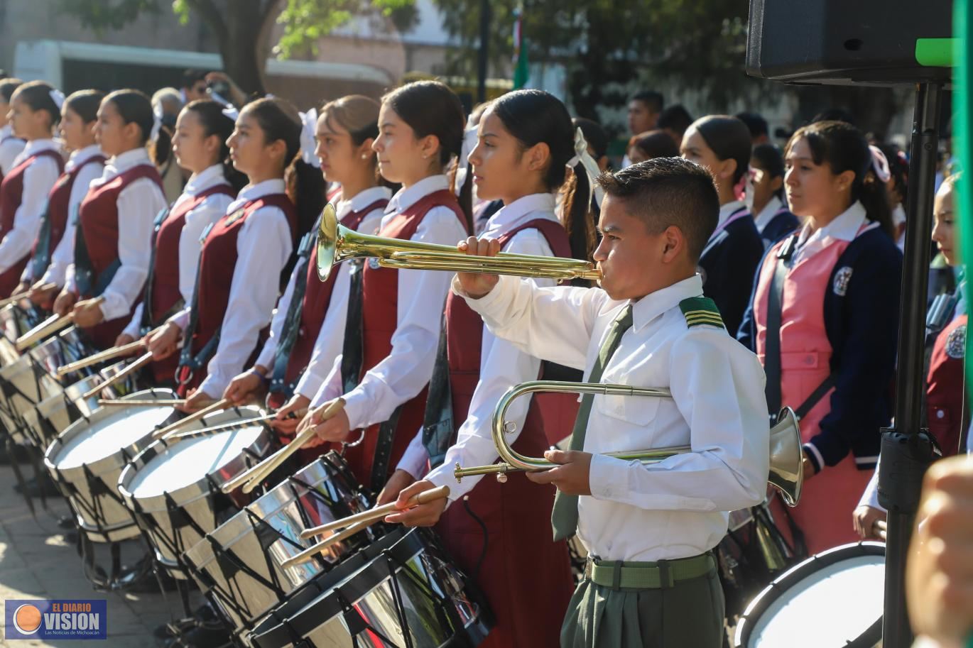 Escuelas de 29 municipios estrenan bandas de guerra en acto cívico