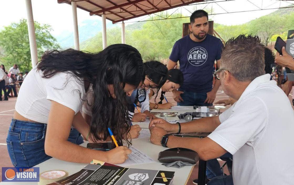 Inician asambleas de la nueva Beca Gertrudis Bocanegra, dentro del Plan Michoacán