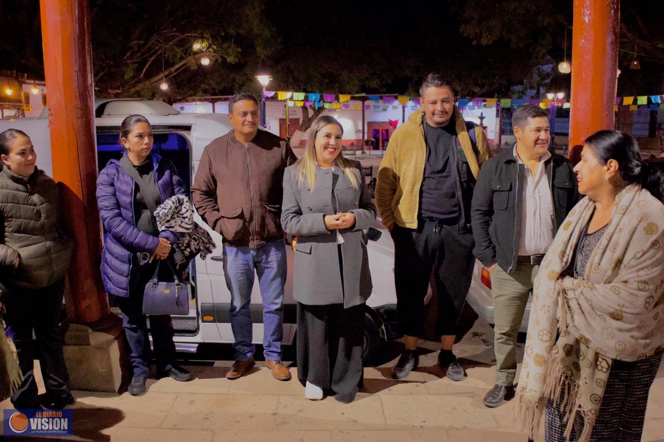 Dayana Pérez acompaña con emoción a adultos mayores del programa Reencuentros Que Enamoran