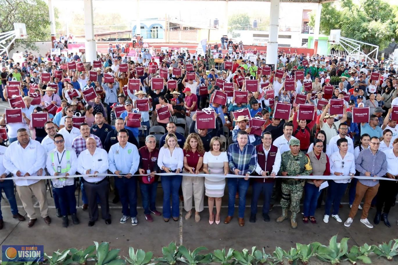 Dependencias federales, estatales y municipales participaron en la Feria del Bienestar en Turicato