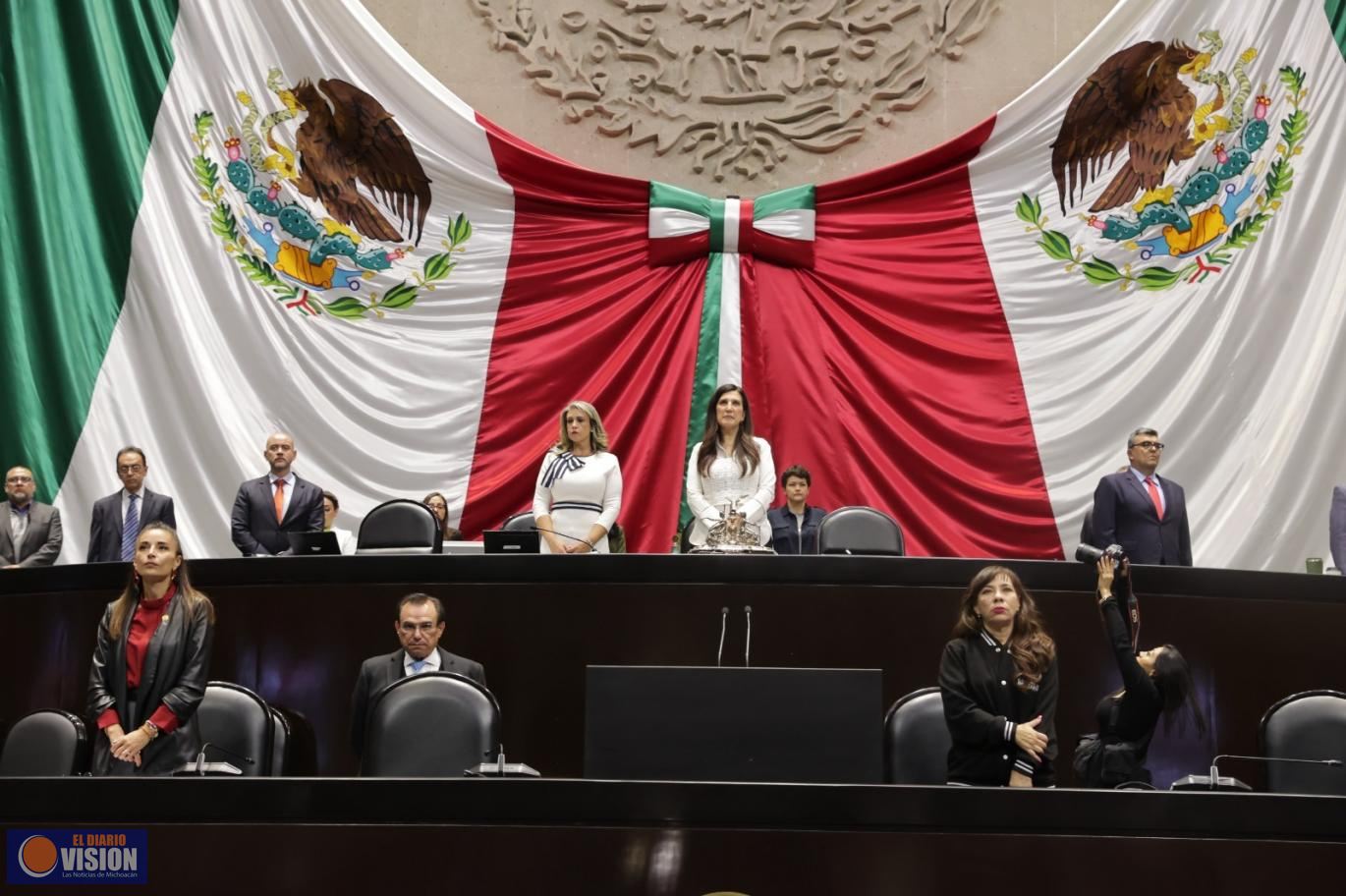 Guarda Cámara de Diputados minuto de silencio en memoria de dos maestras de Lázaro Cárdenas