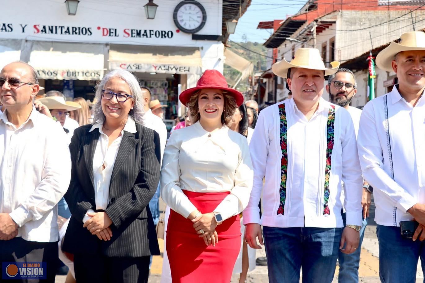 Asiste Graciela Hernández Arreola al 161 aniversario de la Heroica Batalla de Tacámbaro 
