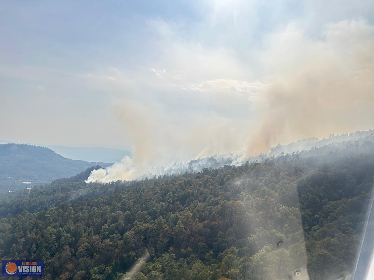Atiende Gobierno de Michoacán incendio forestal en Salvador Escalante