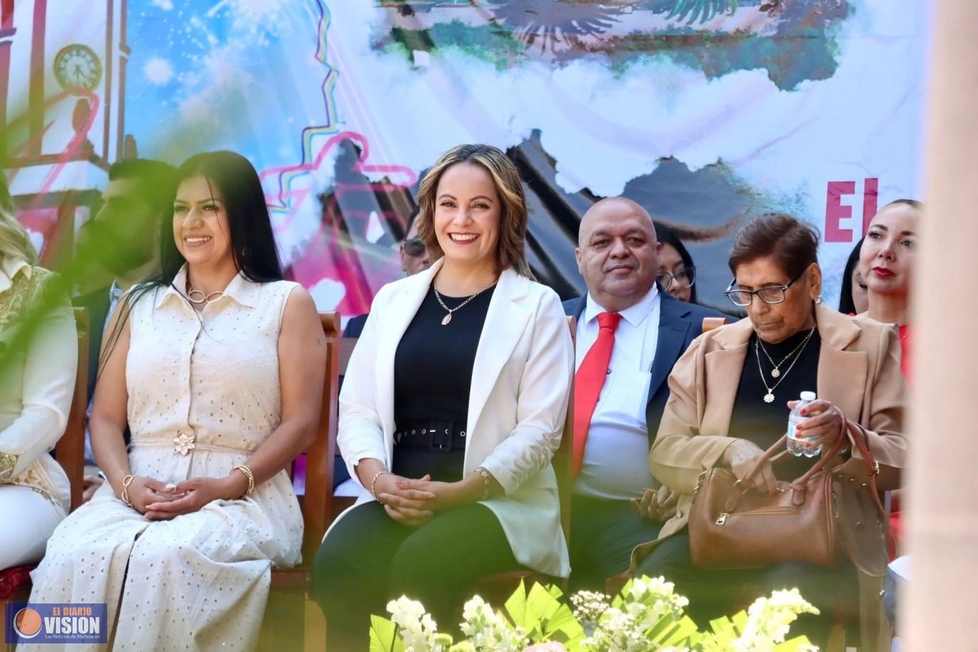 Asiste Graciela Hernández Arreola al 170 aniversario de elevación de Acuitzio del Canje 