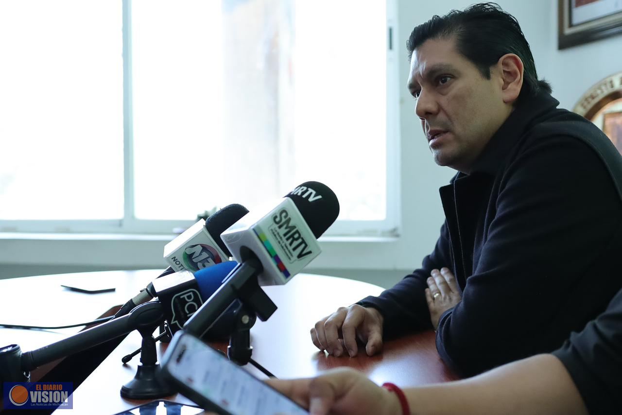 Pide Ernesto Núñez revisar ajustes al calendario escolar; advierte afectaciones a familias  