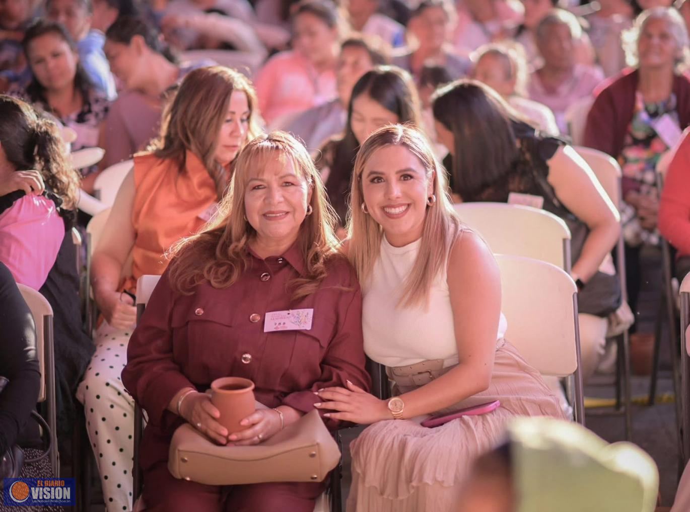 Más de mil madres celebran su día en emotivo festejo organizado por Dayana Pérez